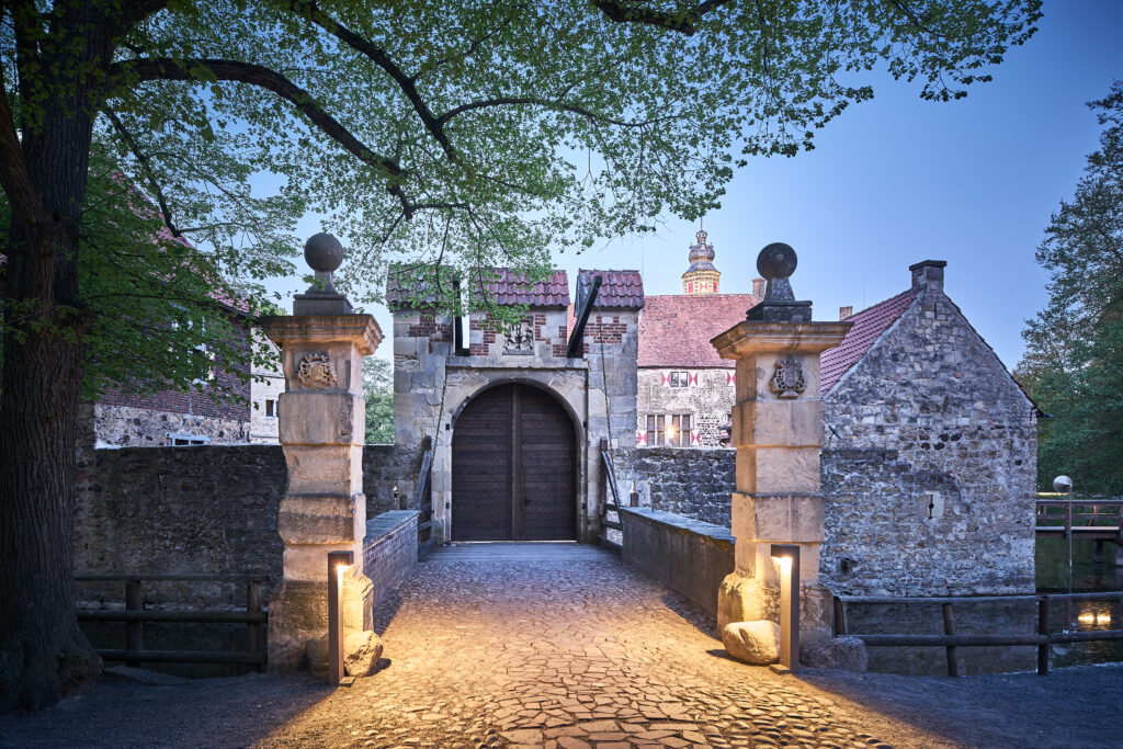 Die Burg Vischering in der Abenddämmerung