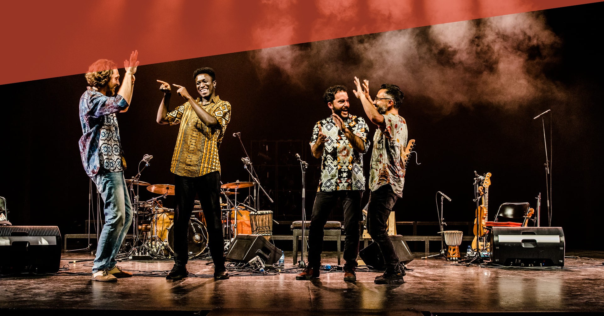 Momi Maiga auf der Bühne (c) Andreu Doz